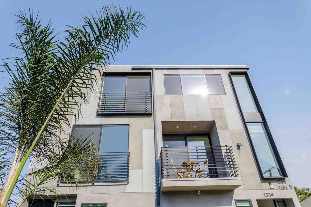 Stunning Hollywood Townhouse With Sunny Views Villa Los Angeles Exteriör bild
