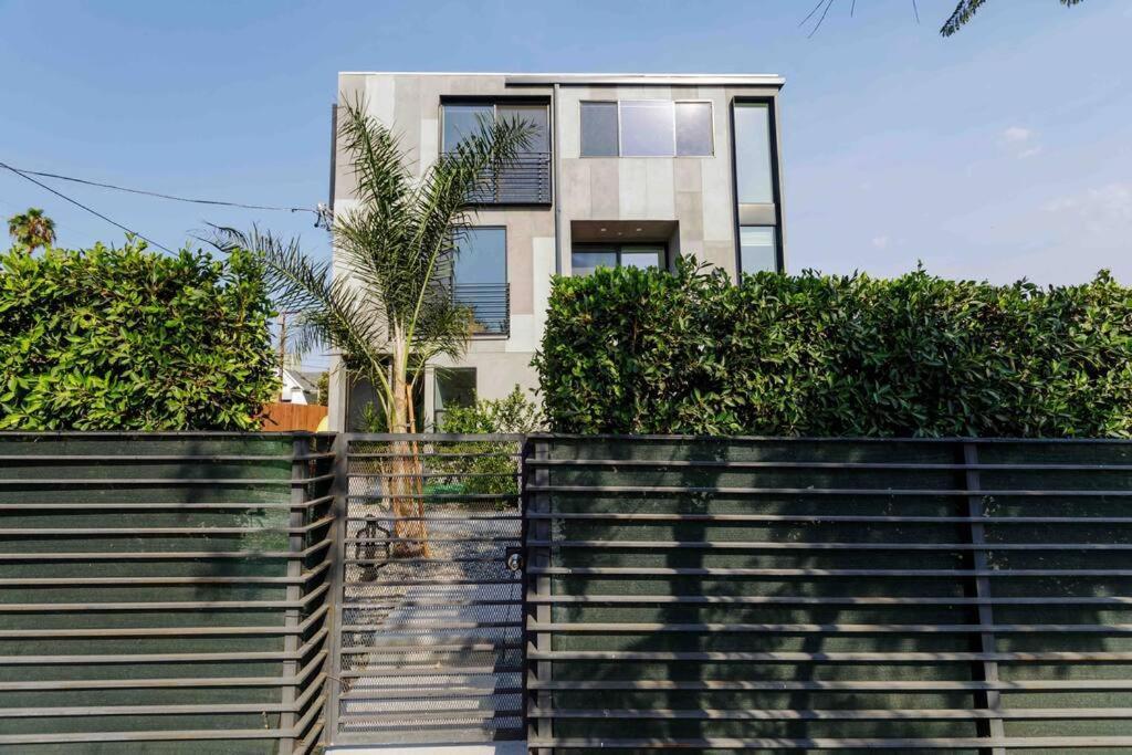 Stunning Hollywood Townhouse With Sunny Views Villa Los Angeles Exteriör bild