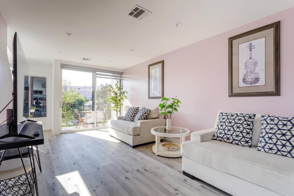 Stunning Hollywood Townhouse With Sunny Views Villa Los Angeles Exteriör bild