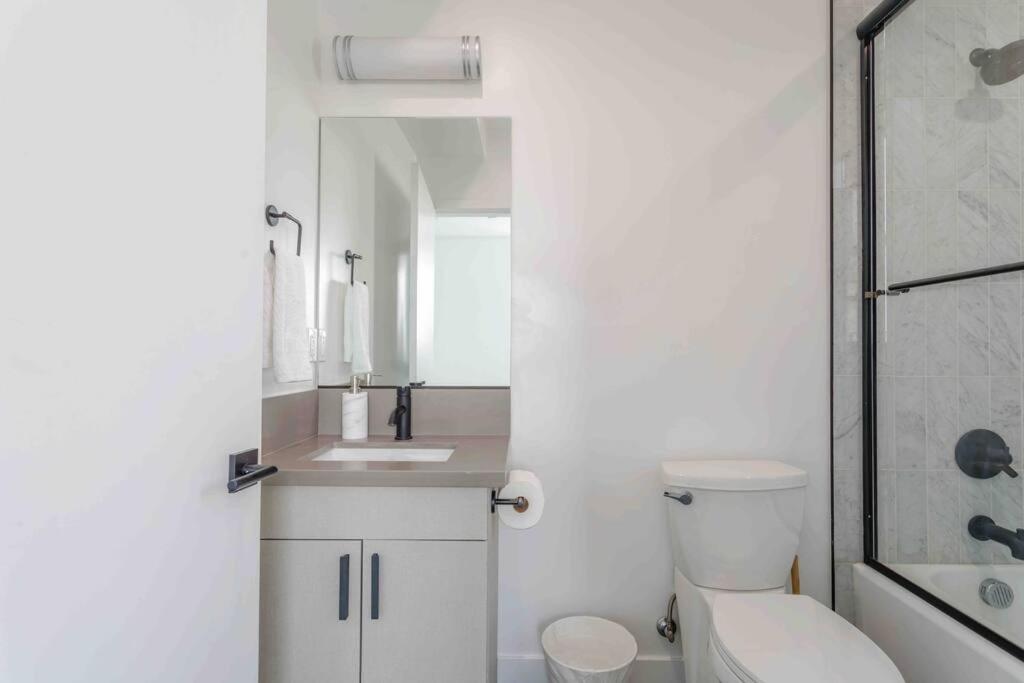 Stunning Hollywood Townhouse With Sunny Views Villa Los Angeles Exteriör bild