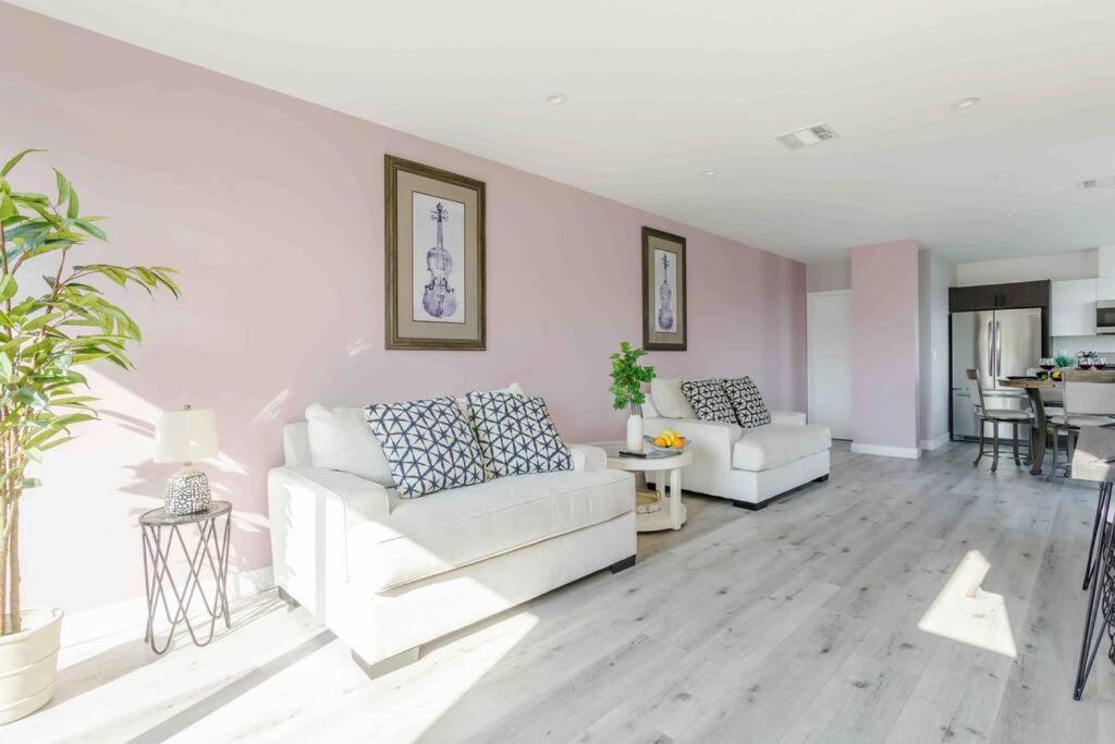 Stunning Hollywood Townhouse With Sunny Views Villa Los Angeles Exteriör bild